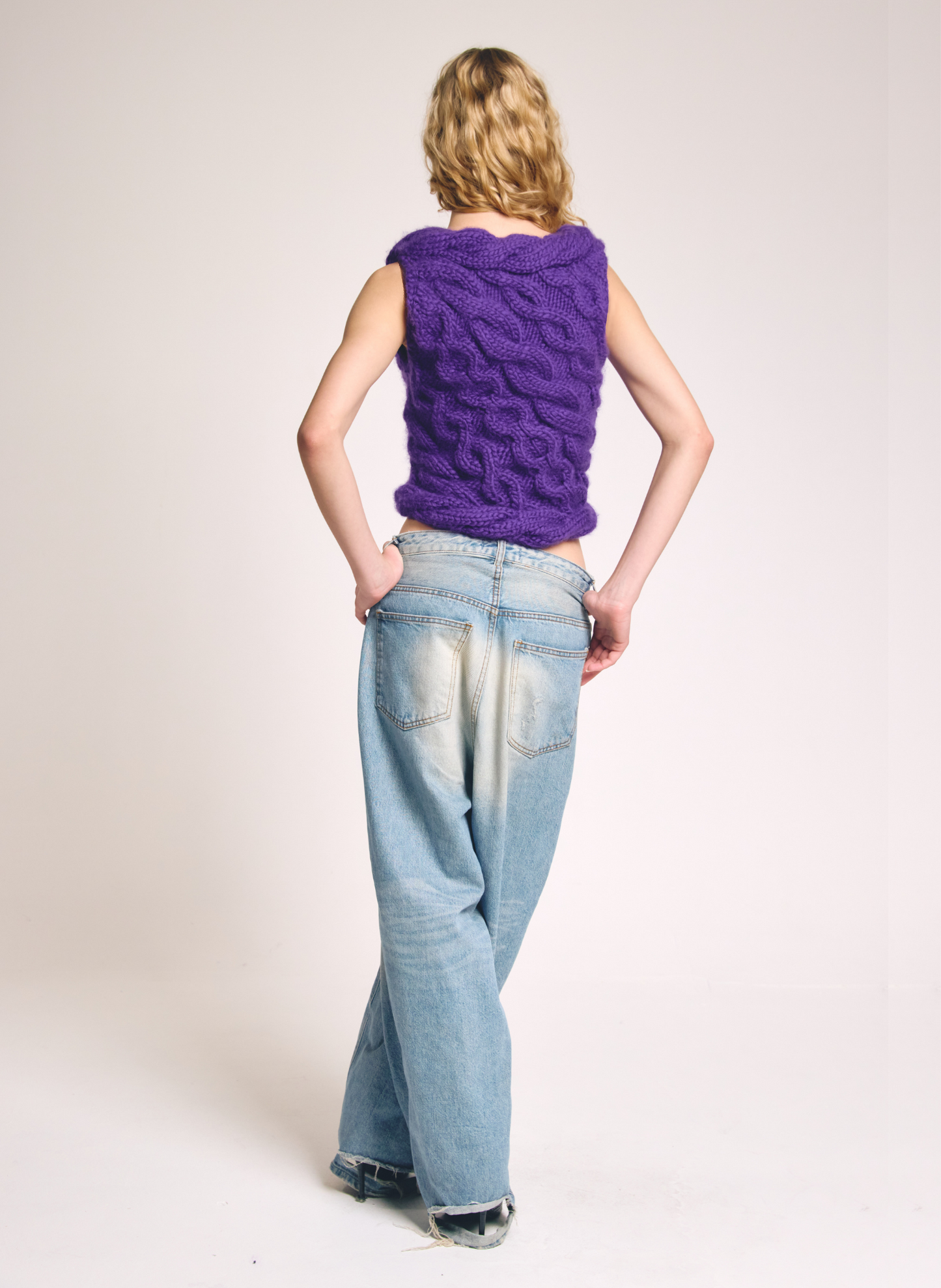 Francy Cable Tank